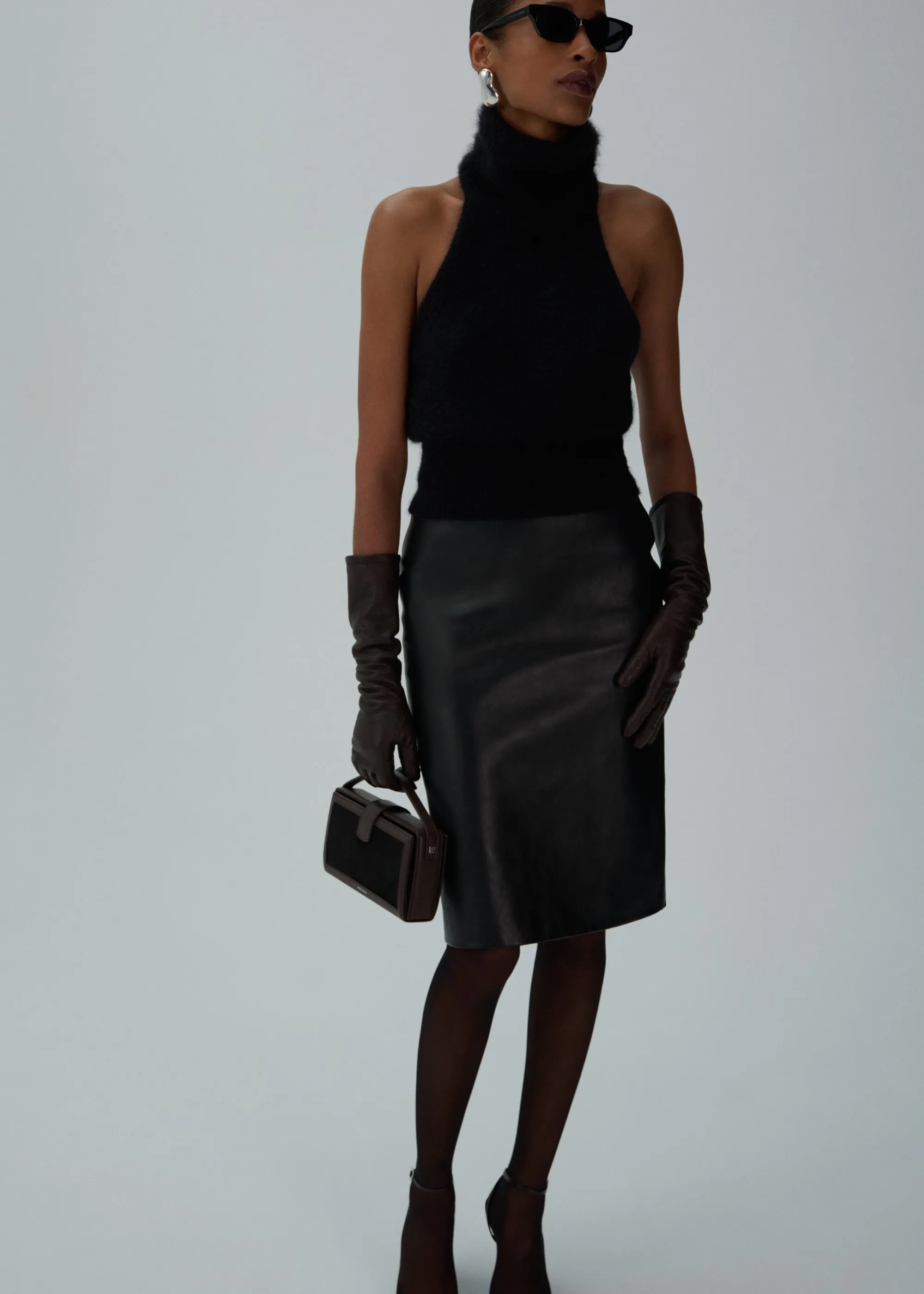 High-neck halter top in black